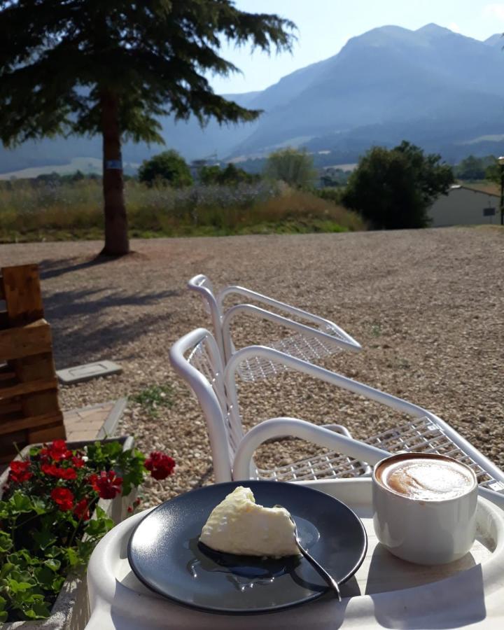 B&B La Casa Di Sirio Норча Екстериор снимка