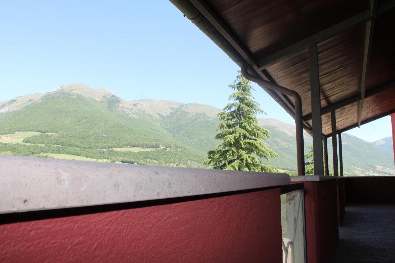 B&B La Casa Di Sirio Норча Екстериор снимка