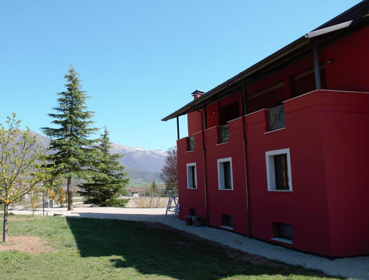 B&B La Casa Di Sirio Норча Екстериор снимка